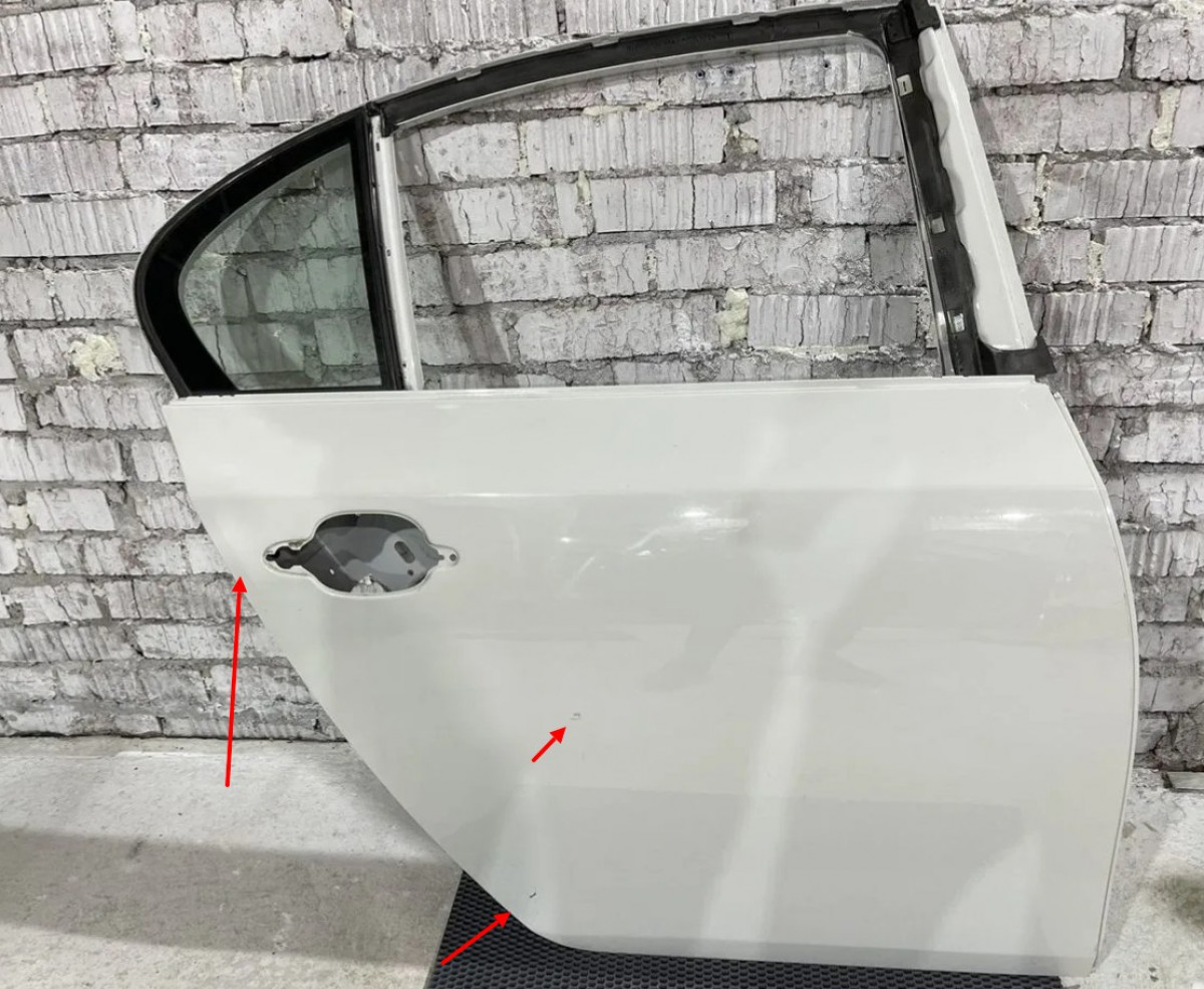 Задняя правая дверь BMW E60, E61 Alpinweiss 300