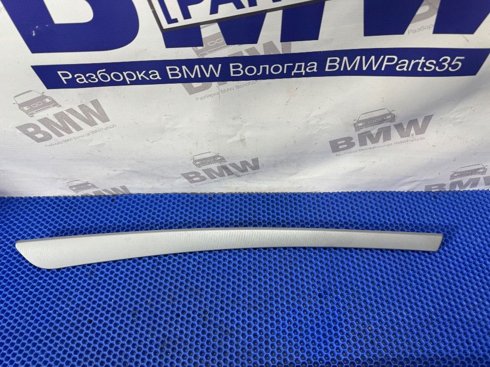 Декоративная планка передней правой двери BMW E60