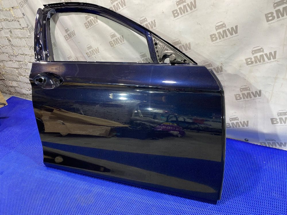 Передняя правая дверь BMW F10 цвет 416 Carbon Schw