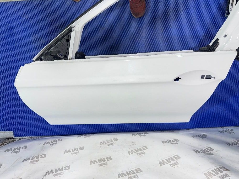 Оригинальная левая дверь BMW F10  Alpinweiss 300