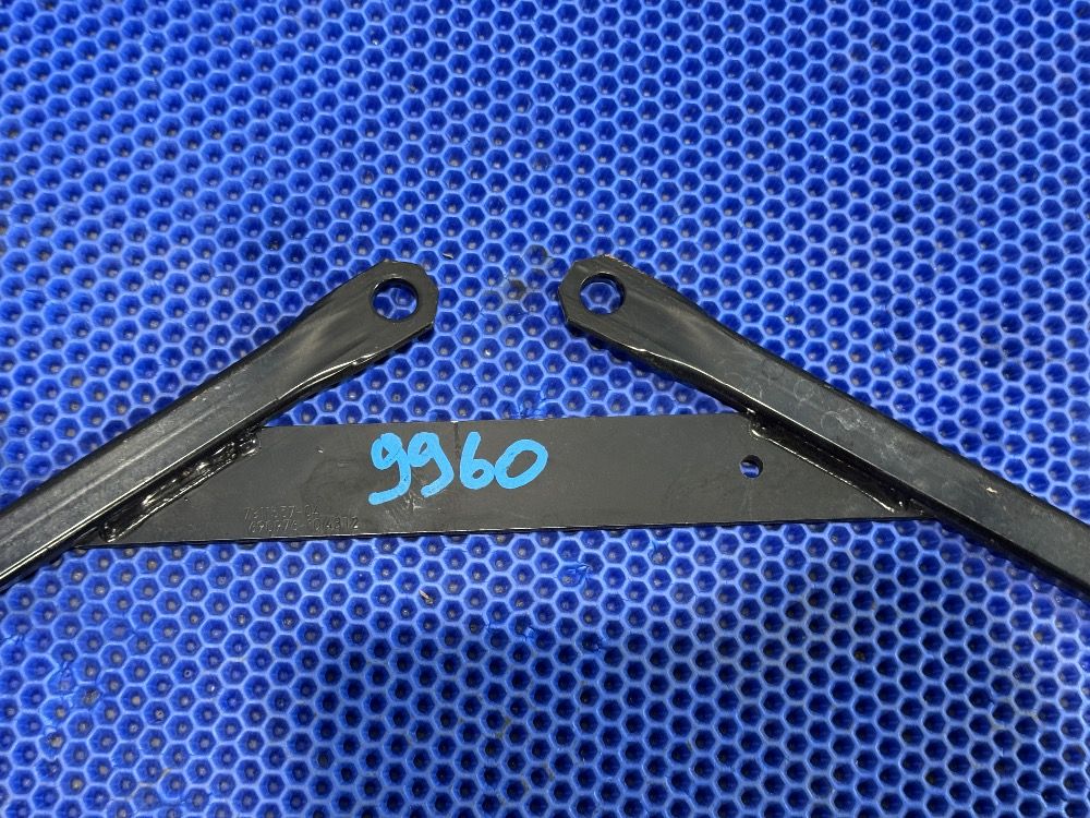 Распорка стоек BMW F30, F20, F34, F32, F36