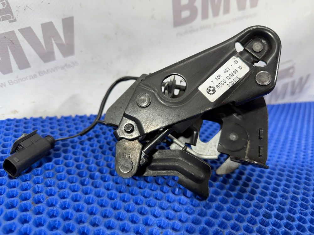 Замок капота BMW F10, F07, F01 левый