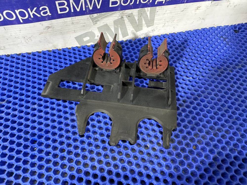 Крепление трубок радиатора BMW F10, F01 N55, N57