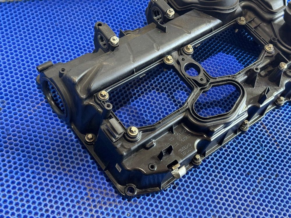 Клапанная крышка BMW F10, F20, F30 мотор N20