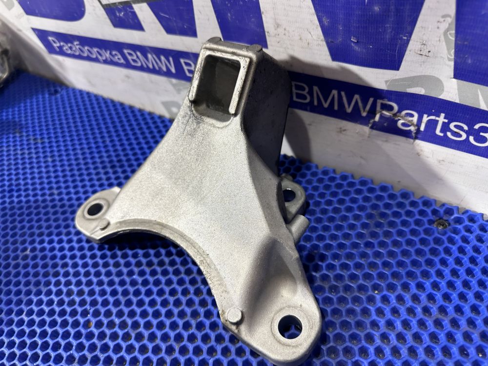 Кронштейн двигателя правый BMW F10,  F01 мотор N55