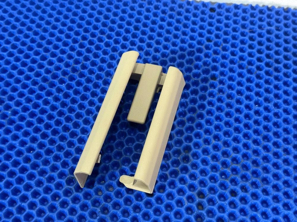 Левая накладка салазки  F10 LCI, F01 LCI, F07 LCI
