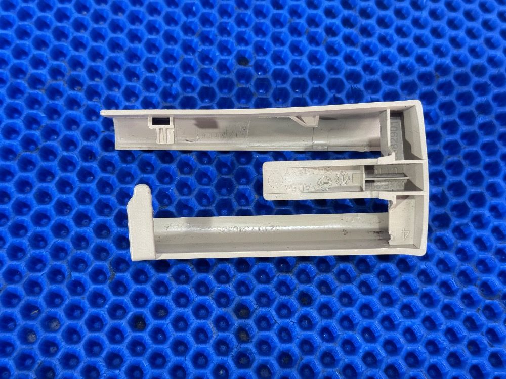 Правая накладка салазки F10 LCI, F01 LCI, F07 LCI