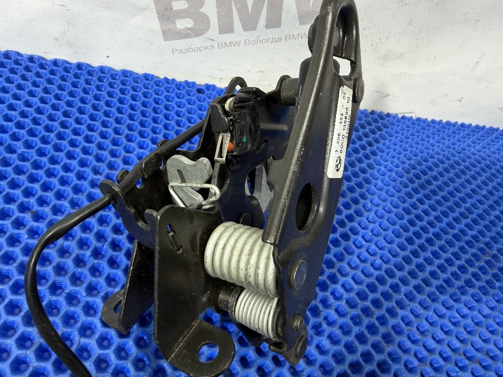 Замок капота BMW F10, F07, F01 левый
