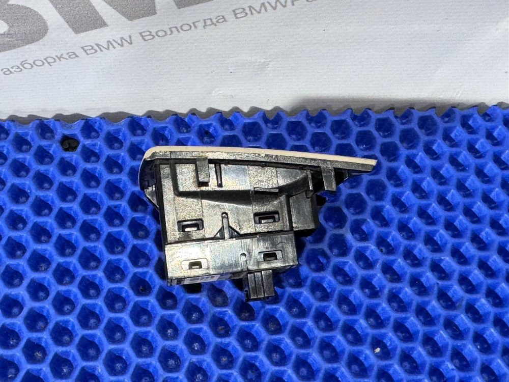 Кнопка cтеклоподъемника  BMW F10, F07, F01