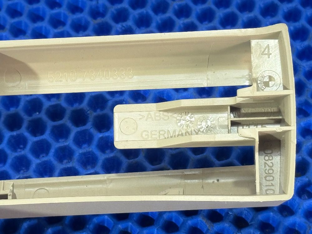 Левая накладка салазки  F10 LCI, F01 LCI, F07 LCI