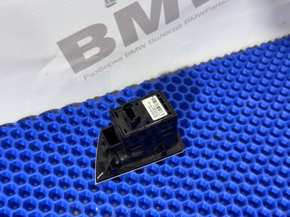 Кнопка cтеклоподъемника  BMW F10, F07, F01