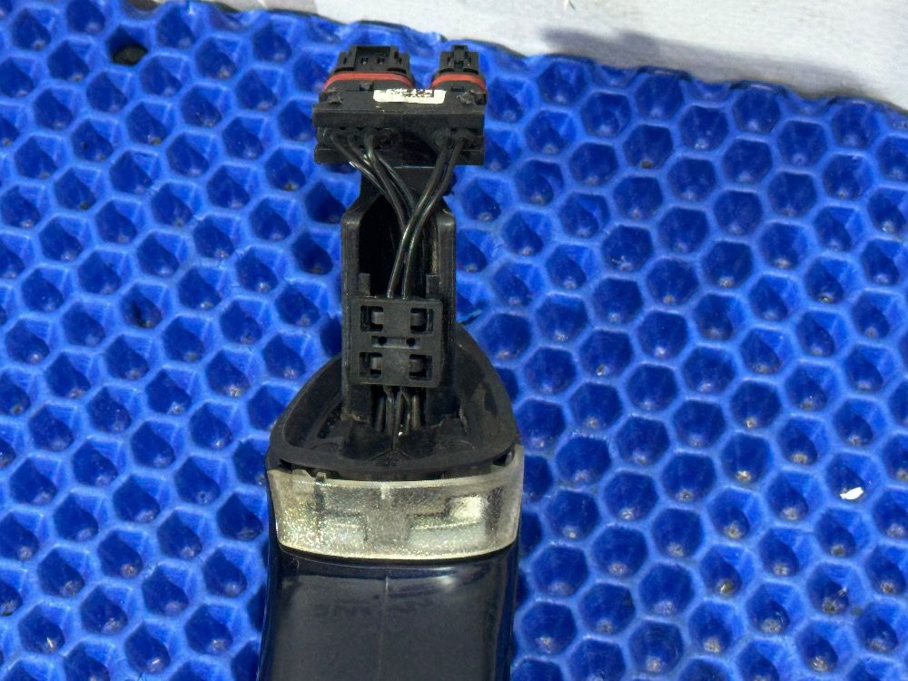 Левая ручка задней двери BMW F10, F07,F01 цвет A89