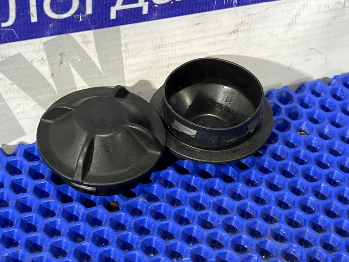 Защитный колпачок стаканов стоек BMW F10, F01, F07