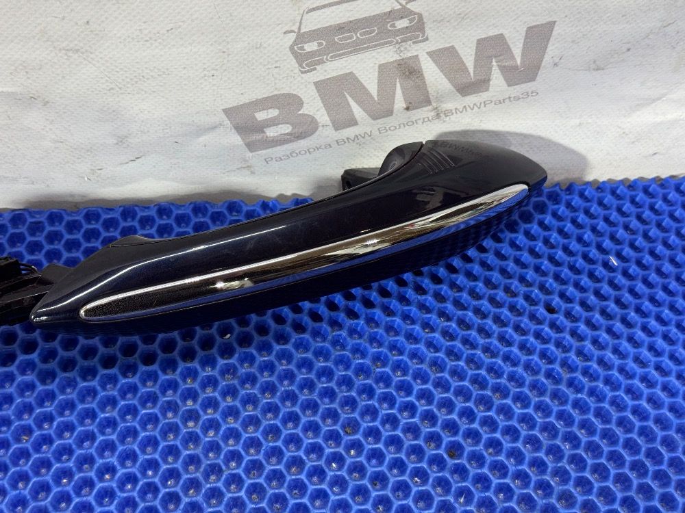 Левая ручка задней двери BMW F10, F07,F01 цвет A89