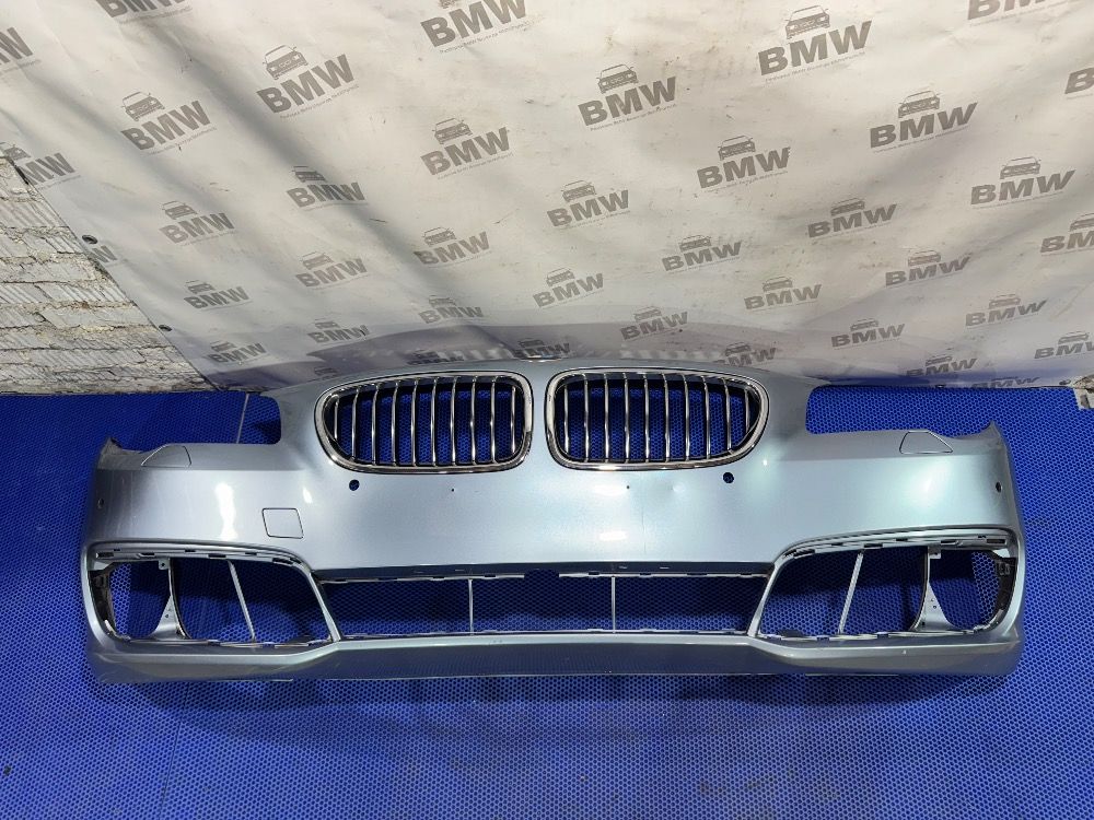 Оригинальный бампер BMW F10 рестайл LCI  дефекты