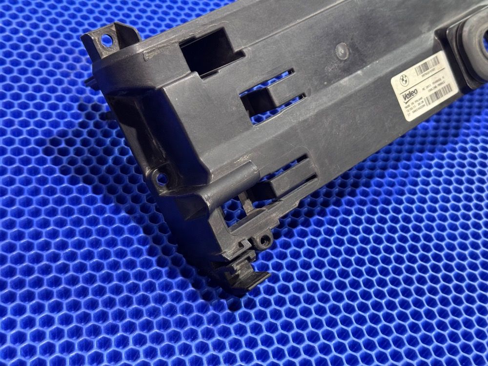 Рамка радиатора BMW F10, F01, F07