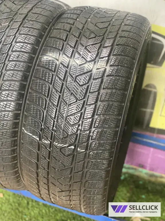 285/40 r20 Pirelli scorpion winter