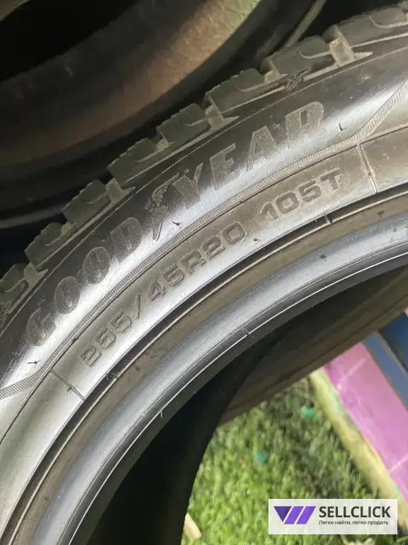 Goodyear ultra grip performance+ 255/45 r20