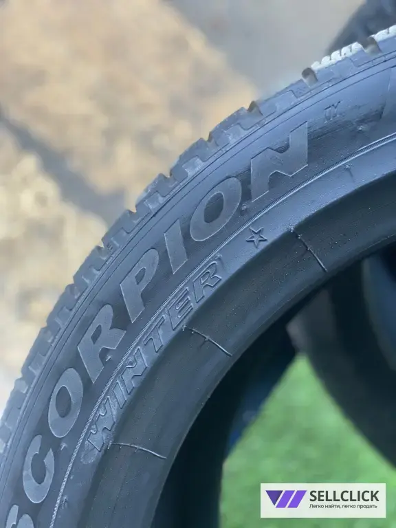 285/40 r20 Pirelli scorpion winter