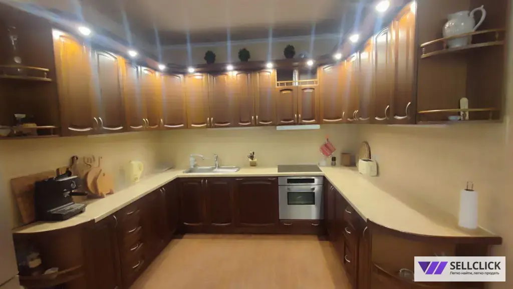 Дом 364 м², участок 13.9 сот.
