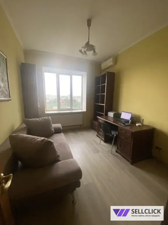 Продается трехкомнатная квартира в Центральном районе