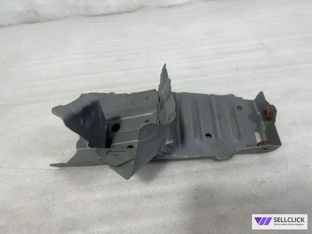 Кронштейн лонжерона Toyota RAV4 50 передний левый