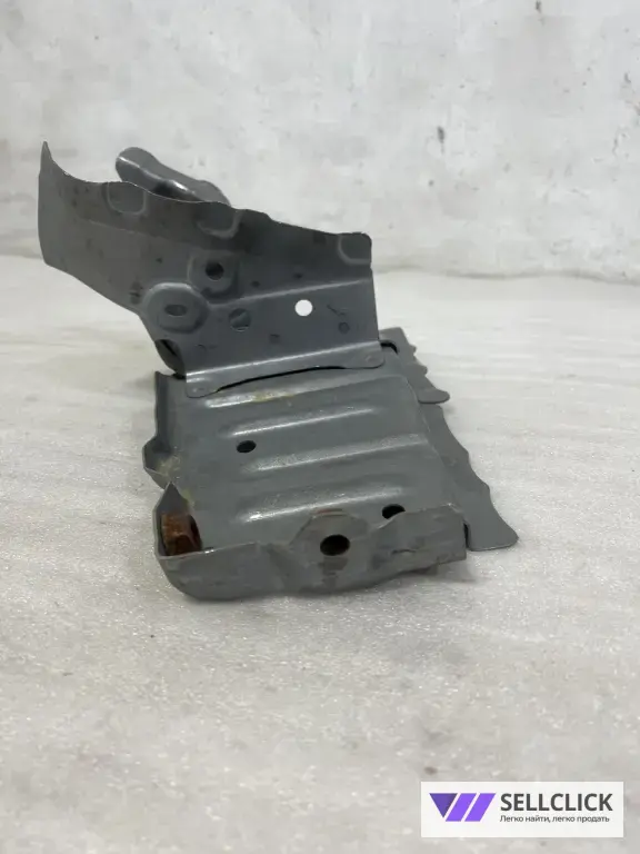 Кронштейн лонжерона Toyota RAV4 50 передний левый