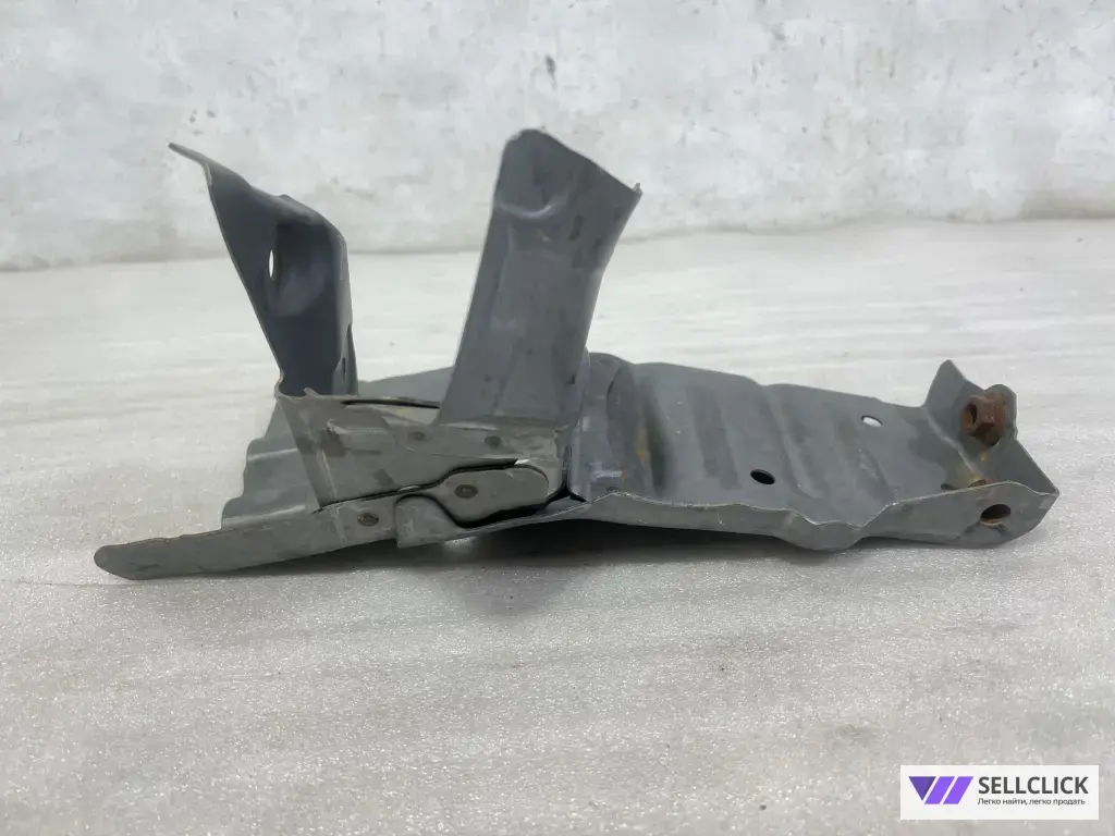 Кронштейн лонжерона Toyota RAV4 50 передний левый