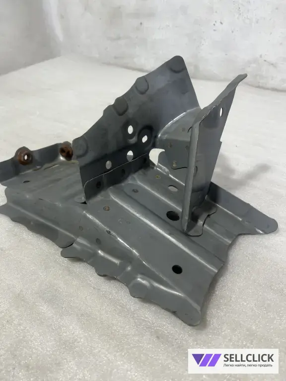 Кронштейн лонжерона Toyota RAV4 50 передний левый