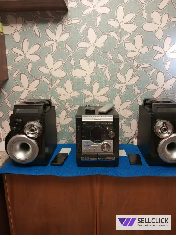 Музыкальный центр.