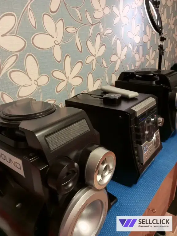 Музыкальный центр.