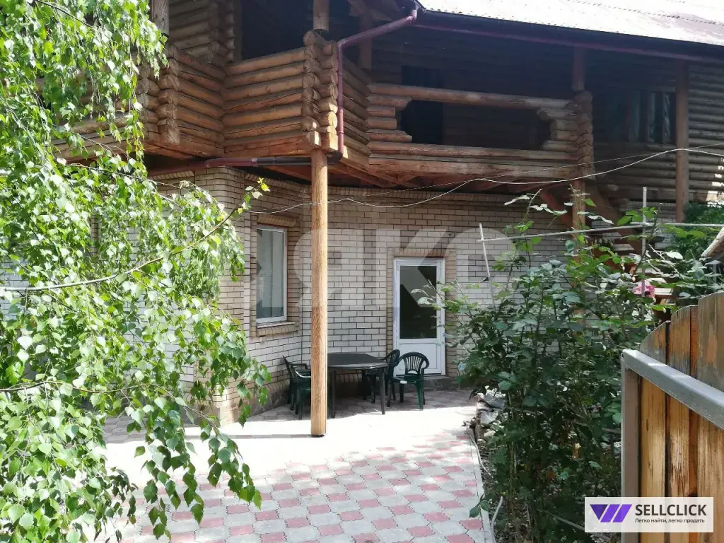 Дом 561 м², участок 10 сот.