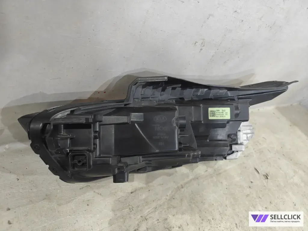 Фара правая Kia K5 20- LED