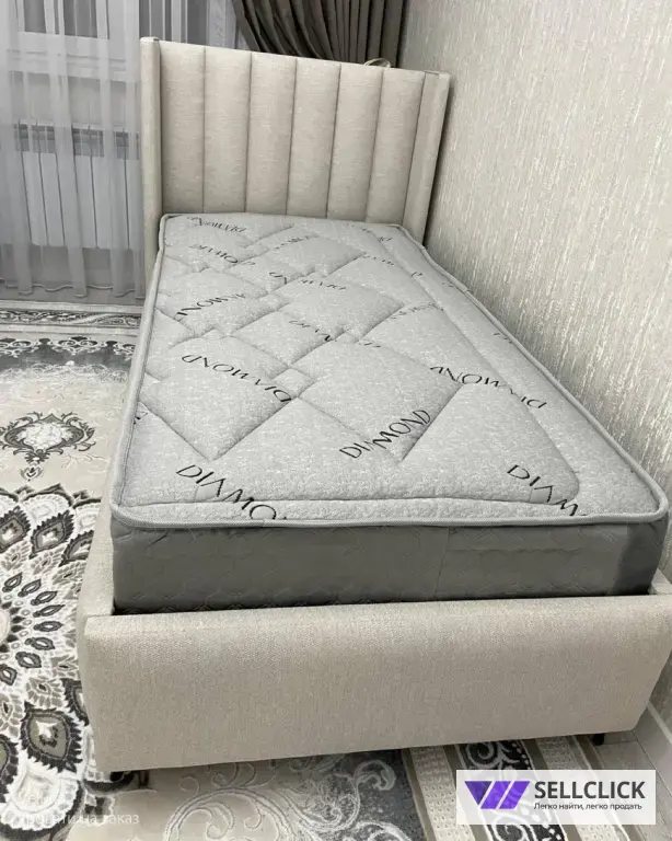 Детская кровать с мягким изголовьем 90/190