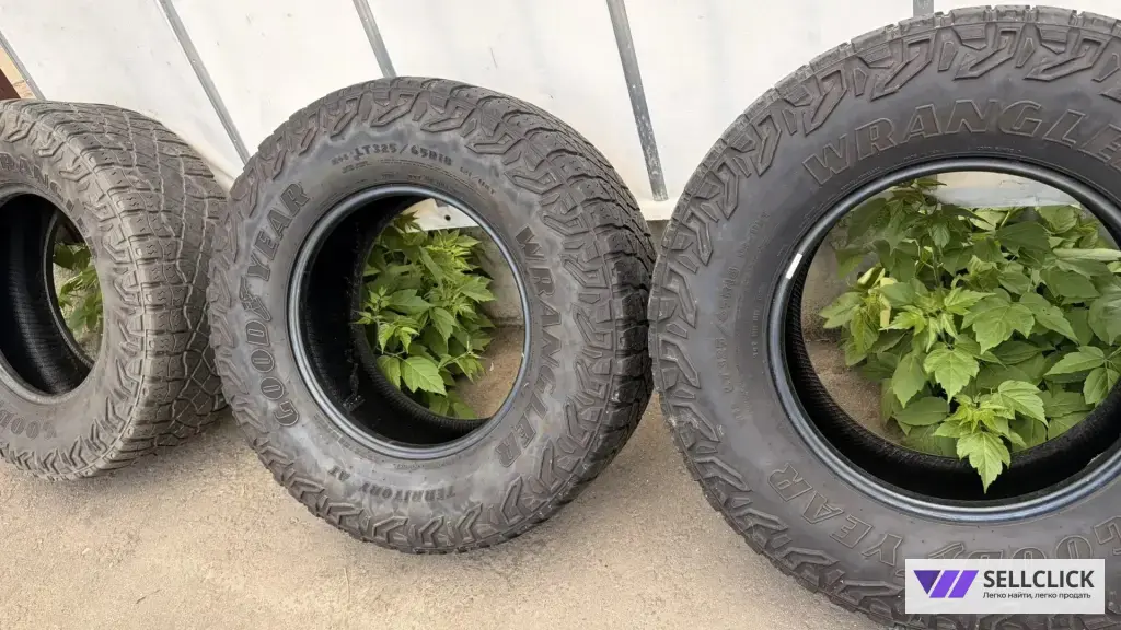 Goodyear Wrangler Territory AT 325/65 R18 121Т