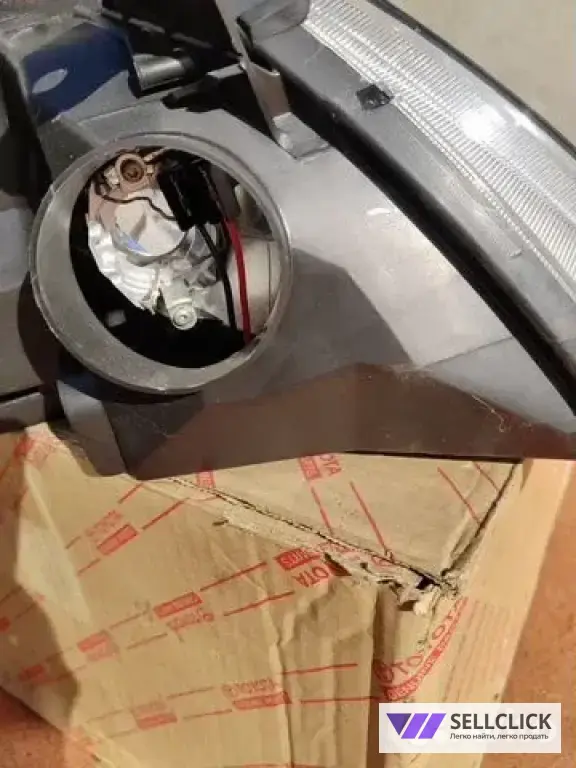 Фара передняя левая toyota corolla 120 хэтчбек