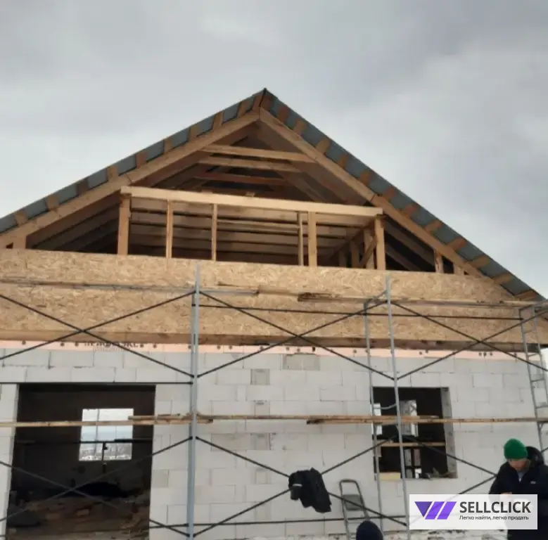 строительная бригада дома кровли