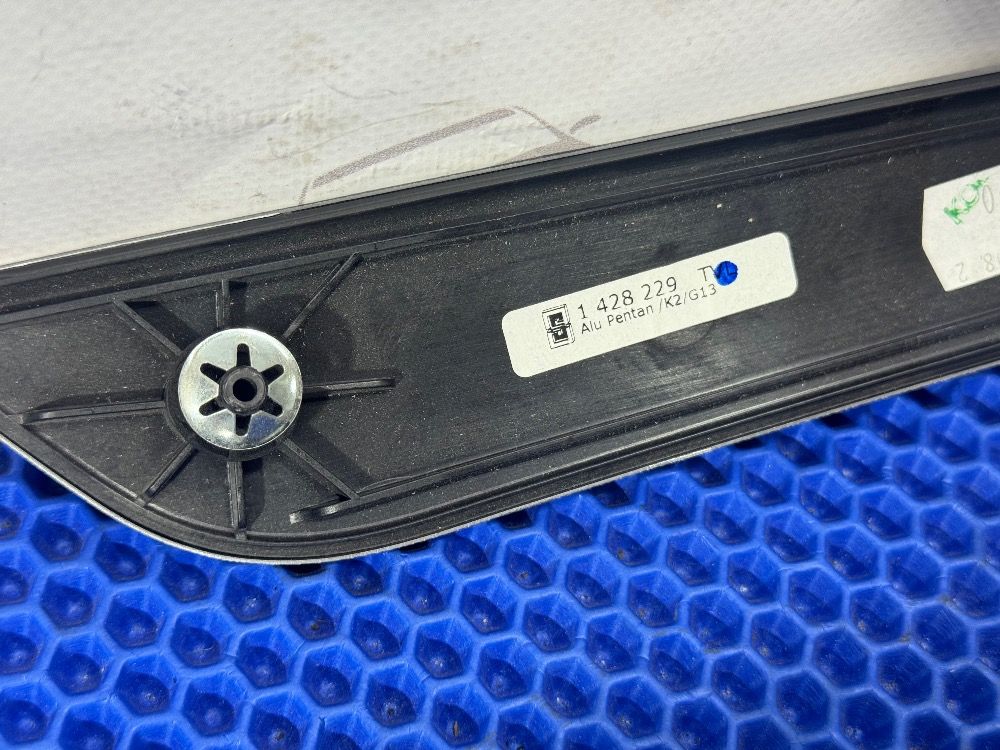 Декоративная планка передней левой двери BMW E60