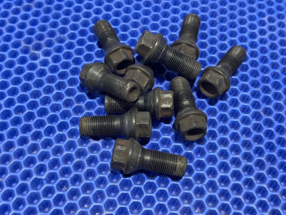 10 колёсных болтов BMW F10, F30, F01, G30