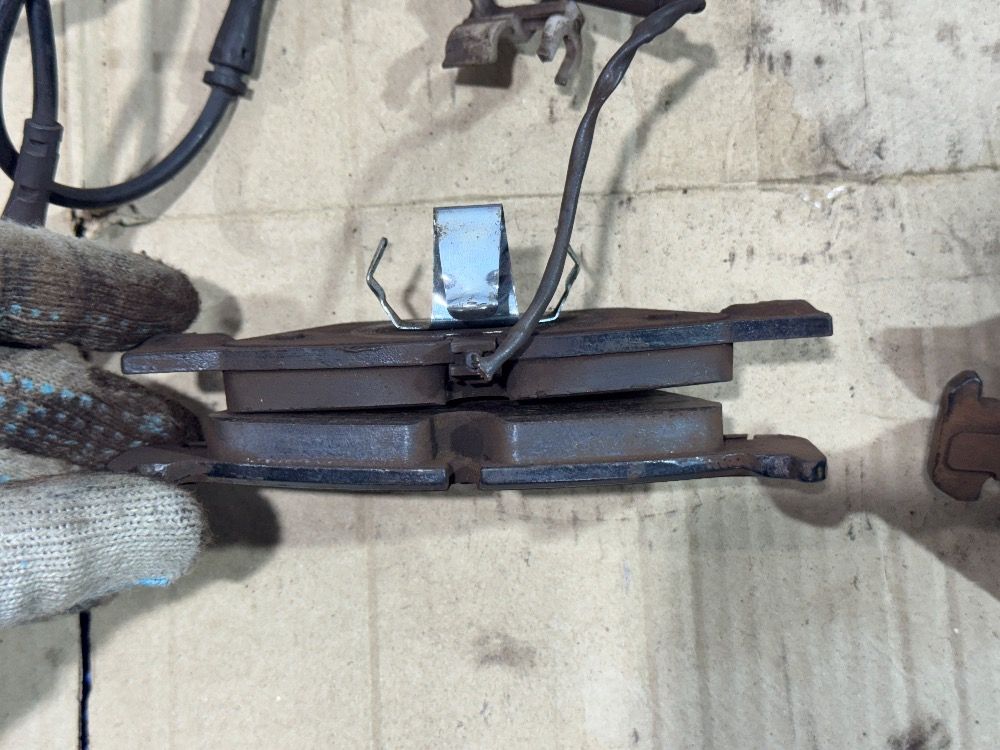 Колодки передние TRW BMW F10 под 330/24 диск