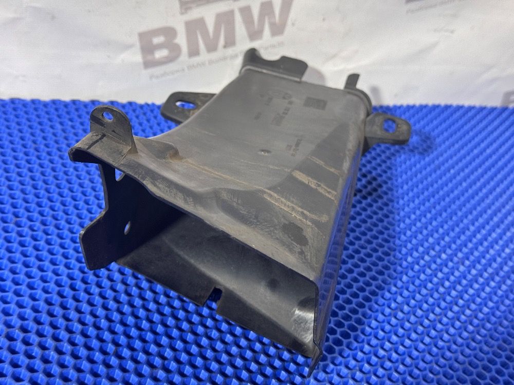 Воздуховод тормоза BMW F10 Рестайл правый