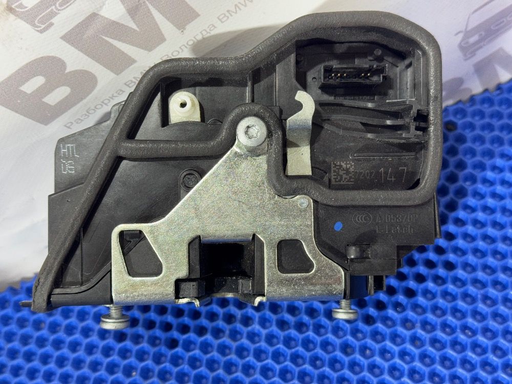 Замок задней левой двери bmw e60, e90, e70, f10