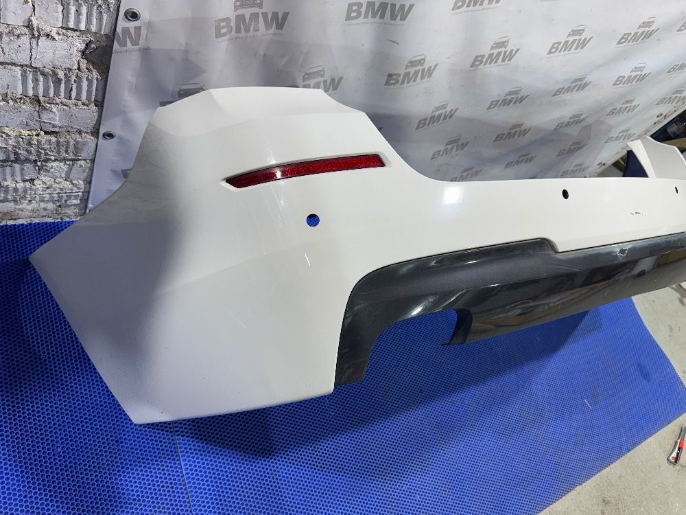 Бампер задний BMW F11 на седан не подходит!