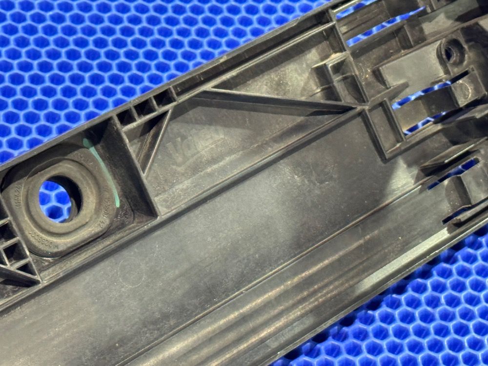 Рамка радиатора BMW F10, F01, F07