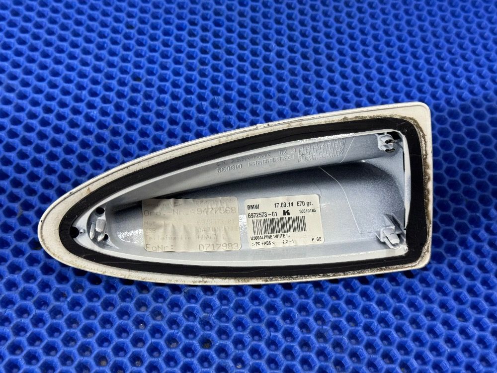 Плавник крыши BMW F11, F07, E70, E71