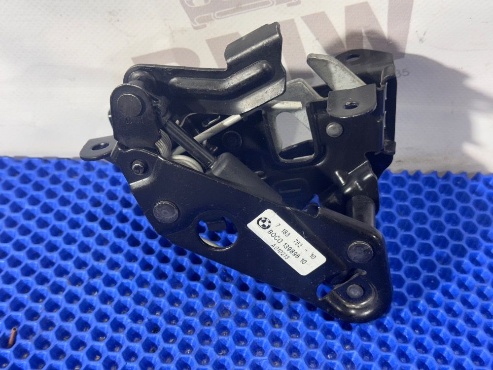 Замок капота BMW F10, F07, F01 правый