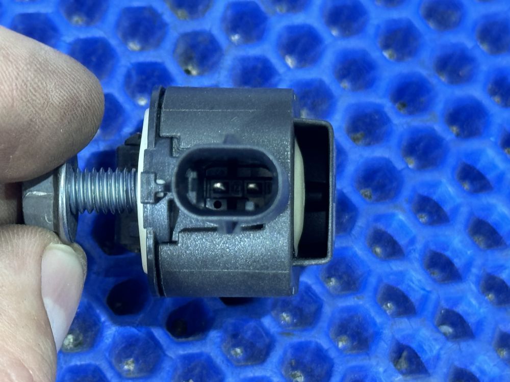 Датчик удара в двери BMW F10, F01, F25, F15