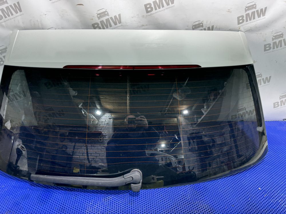 Заднее стекло BMW F11 универсал (в сборе)