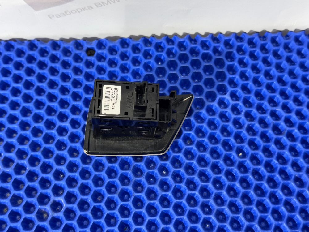 Кнопка cтеклоподъемника  BMW F10, F07, F01