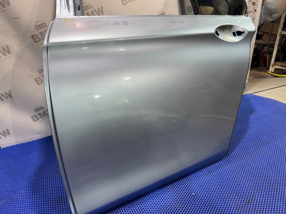 Задняя левая дверь BMW F10 цвет B40 голубой